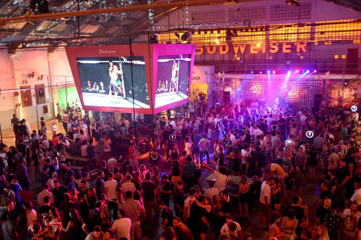 Copa - Budweiser Basement em São Cristóvão