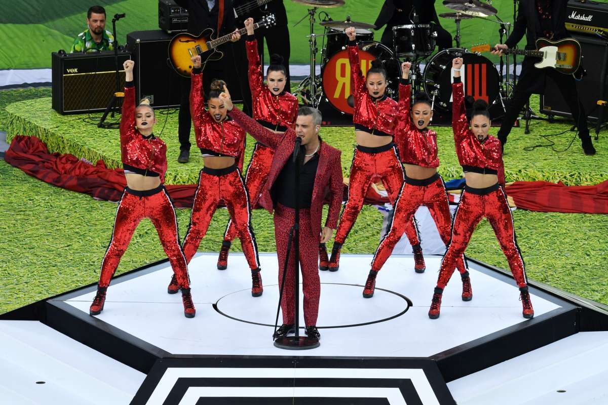 Cantor britânico Robbie Williams foi uma das atrações da abertura