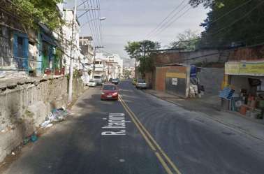 Moradores relatam tiroteio no Catumbi durante a madrugada