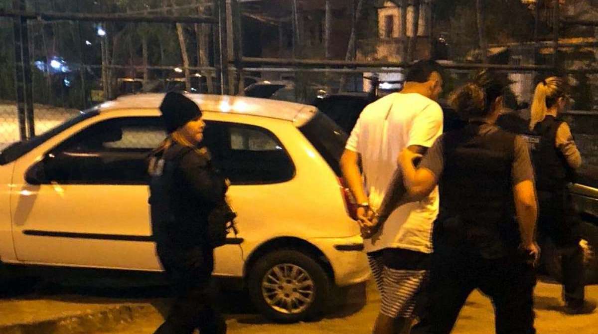 Momento da pris&atilde;o - Reprodu&ccedil;&atilde;o / Internet