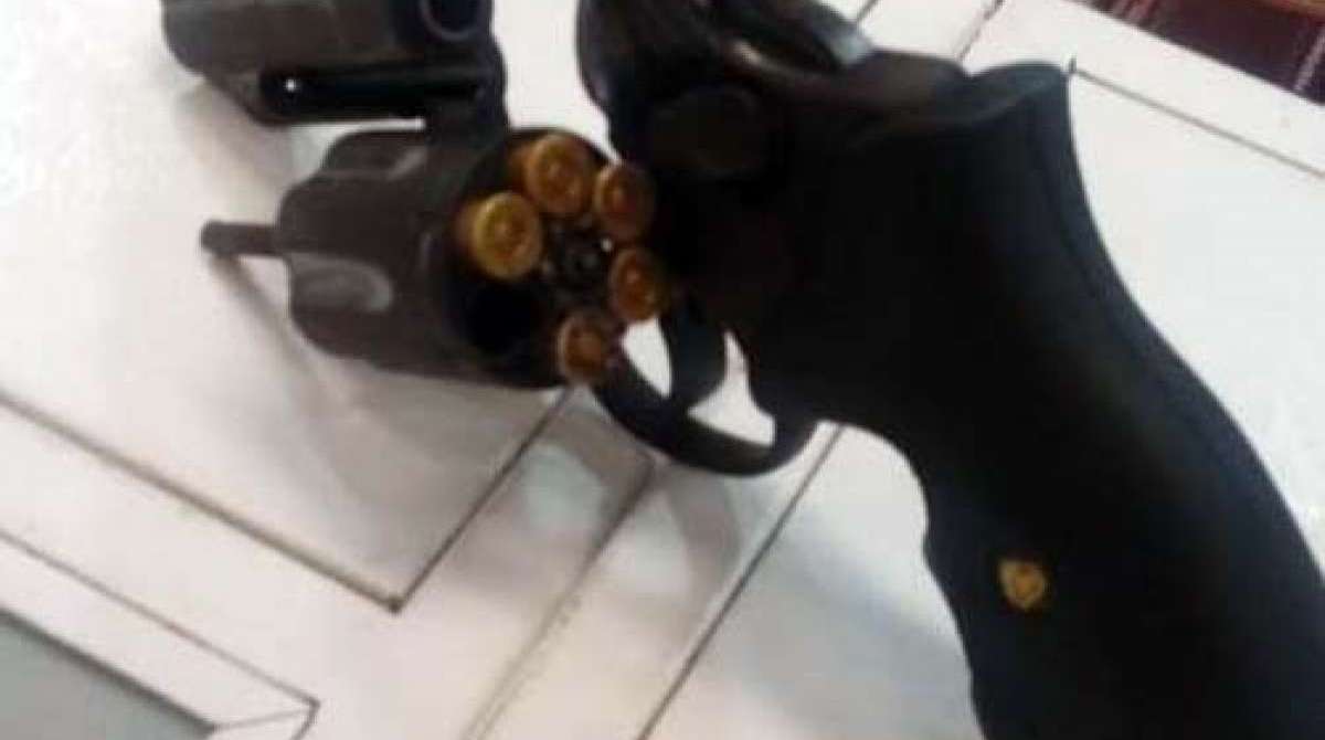 Rev&oacute;lver usado no sequestro