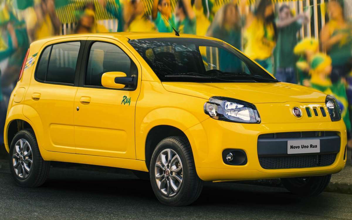 O Fiat Rua foi lançado em 2014 e era baseada no Uno Vivace 1.0 4 portas. Modelo contava com adesivos alusivos a competição e era limitada em duas mil unidades