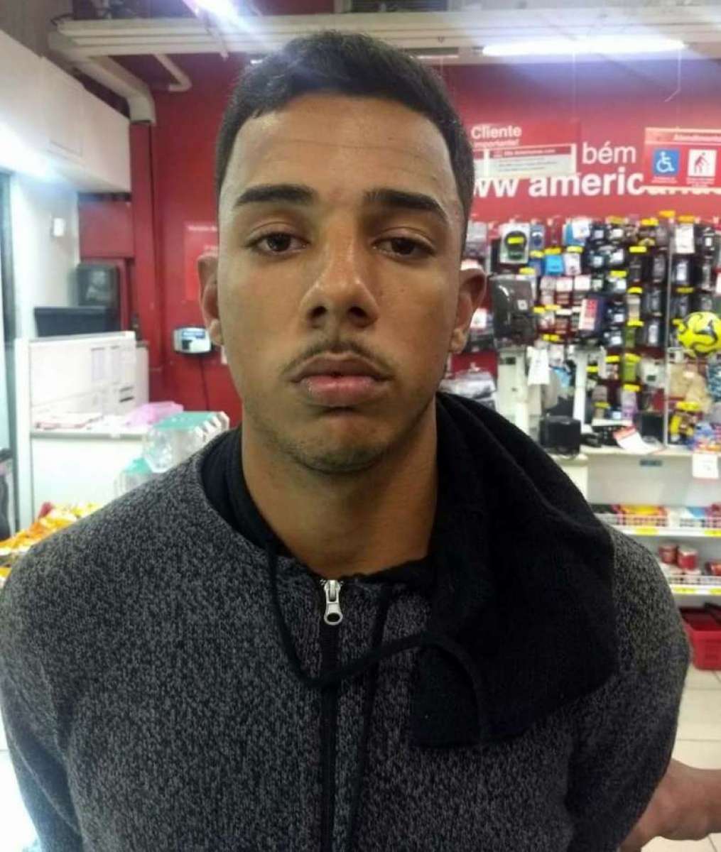 Rev&oacute;lver usado no sequestro