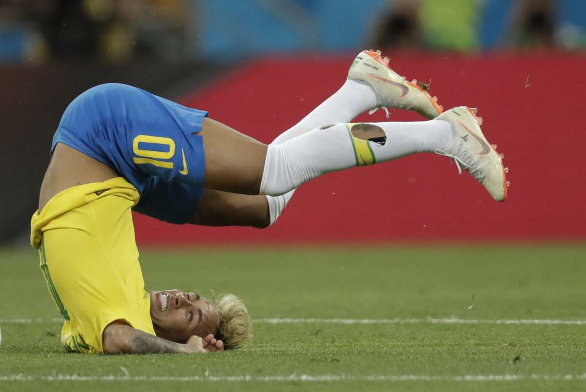 Coutinho vibra com o seu gol