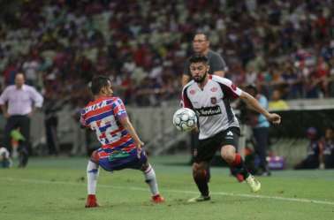 Ex-goleiro do Flamengo é demitido após má campanha na Série B