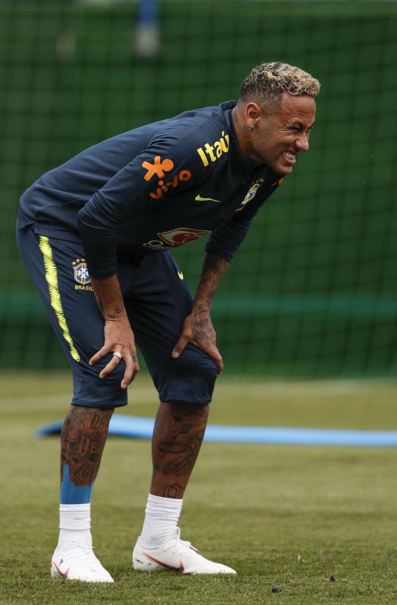 Brazil's forward Neymar is seen during a training session of Brazil national football team at Yug Sport Stadium, in Sochi, on June 19, 2018, ahead of the Russia 2018 World Cup football tournament. / AFP PHOTO / Adrian DENNIS