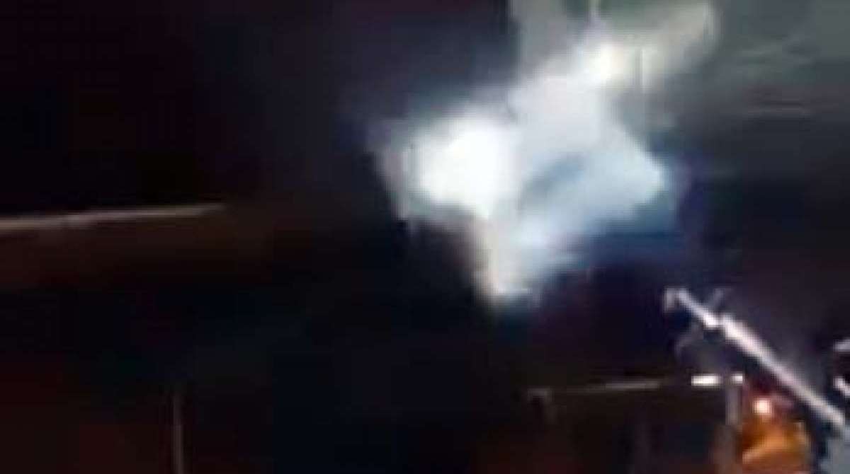 Rajada de tiros é dada no meio do público - Reprodução / Internet