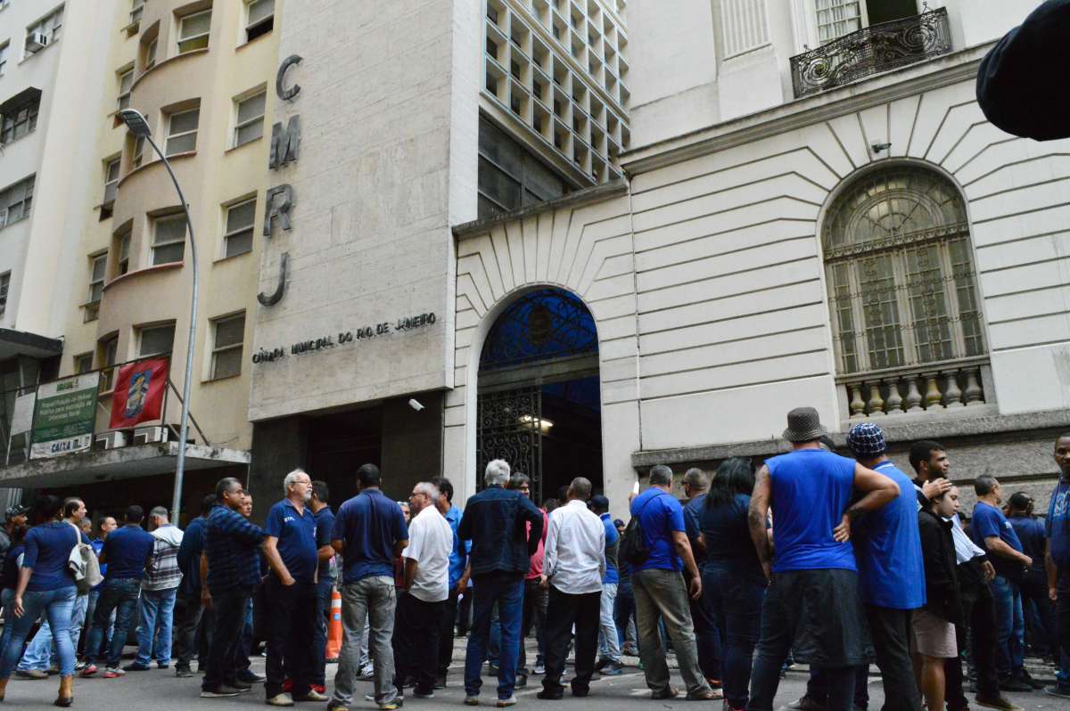 2018-06-19 - AG&Ecirc;NCIA DE NOT&icirc;CIAS  - PARCEIRO - C&acirc;mara dos Vereadores do Rio ouve motoristas permission&aacute;rios e auxiliares de transportes alternativos na manh&atilde; desta ter&ccedil;a-feira (19). Os profissionais participam de audi&ecirc;ncia p&uacute;blica da comiss&atilde;o de Transportes e Tr&acirc;nsito para discutir reivindica&ccedil;&otilde;es da categoria