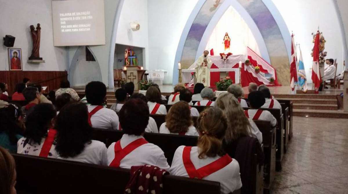Recipientes são furtados de igreja na Praça Seca - Reprodução Facebook