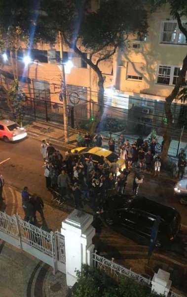 Grupo tenta invadir sede do Fluminense nas Laranjeiras - Reprodução Facebook