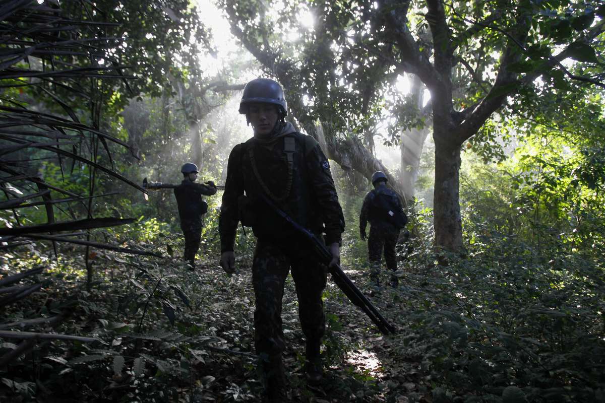Militares nas favelas do Chapeu Mangueira e Babilonia no Leme Zona Sul do Rio Foto  Severino  Silva Agencia O Dia