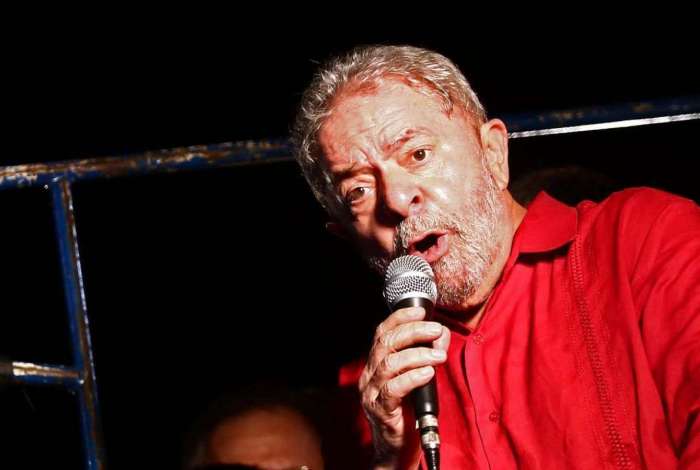 O ex-presidente Luiz In&aacute;cio Lula da Silva durante ato na Avenida Paulista contra o impeachment 