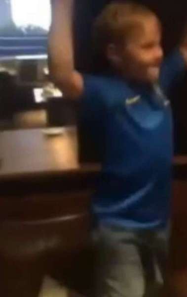 Filho de Neymar comemora - Reprodução Internet