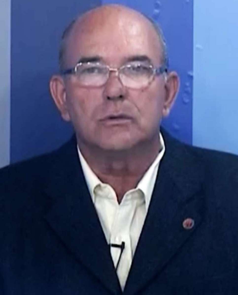 Carlão (PHS)

Advogado, empresário, economista e militar do Exército brasileiro. Na política desde 1986.