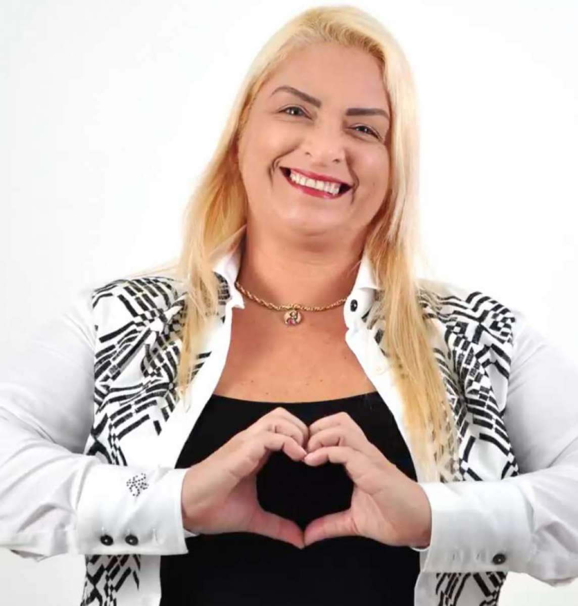 Carlão (PHS)

Advogado, empresário, economista e militar do Exército brasileiro. Na política desde 1986.