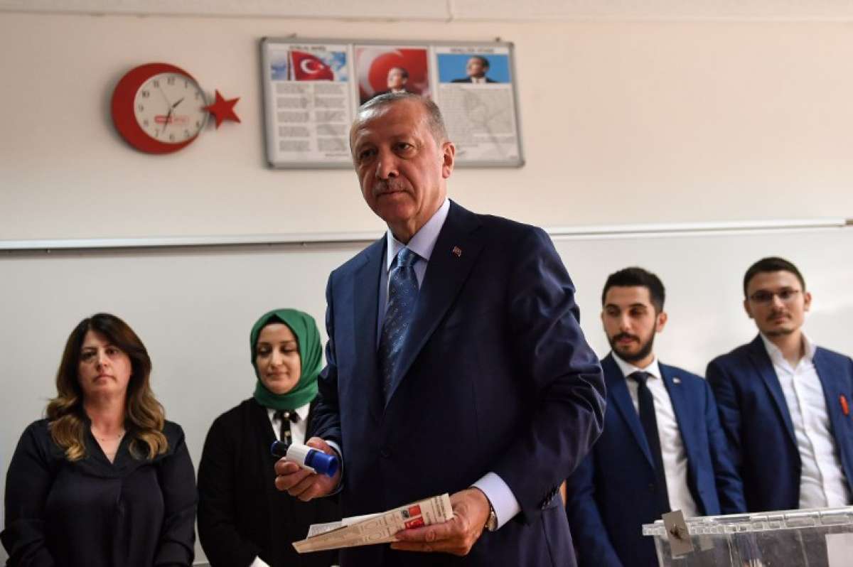 Presidente da Turquia, Erdogan lidera intenções de voto em eleição - AFP / Bulent Kilic