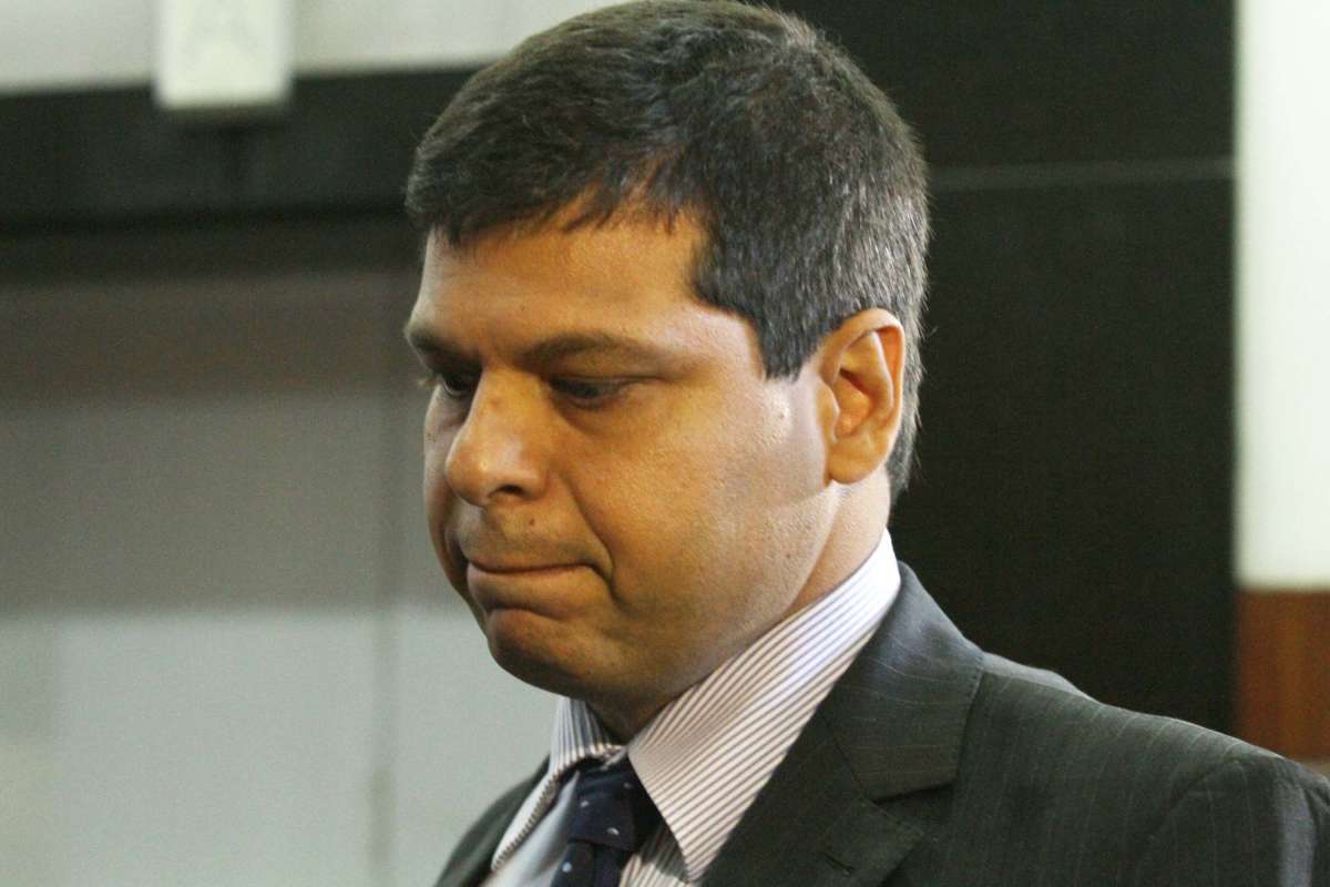 O ex-procurador da República Marcello Miller chega para prestar depoimento na Procuradoria Regional da República (2ª Região), no centro do Rio de Janeiro (RJ), nesta sexta-feira (08). Marcello Miller será ouvido por procuradores para saber se ele orientou Joesley Batista e outros executivos da J&F a fechar acordos de delação premiada na Operação Lava Jato, quando ainda trabalhava na Procuradoria Geral da República. Miller não falou com os jornalistas. 08/09/2017 - Foto: JOSE LUCENA / FUTURA PRESS / FUTURA PRESS / ESTADÃO CONTEÚDO