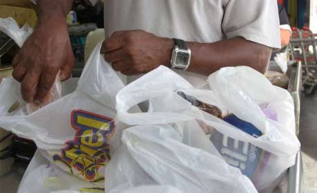 Mudança nas sacolas de supermercado