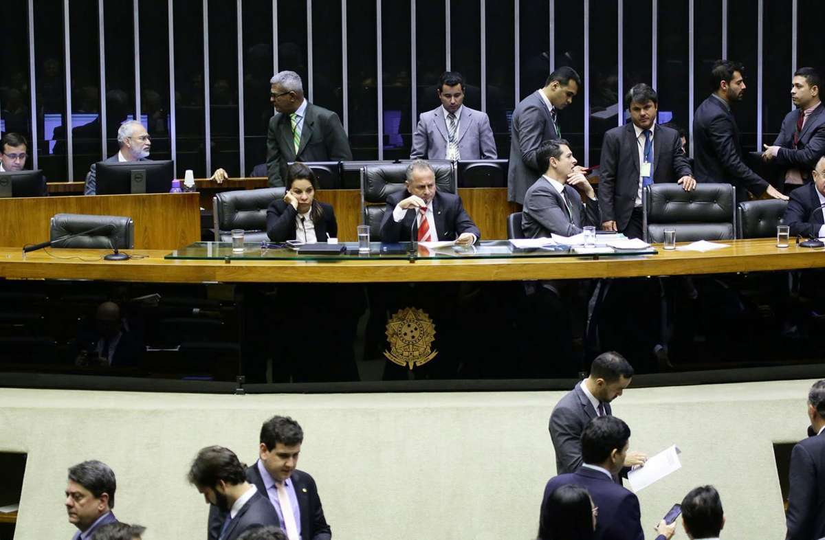 Projeto foi votado na noite desta segunda