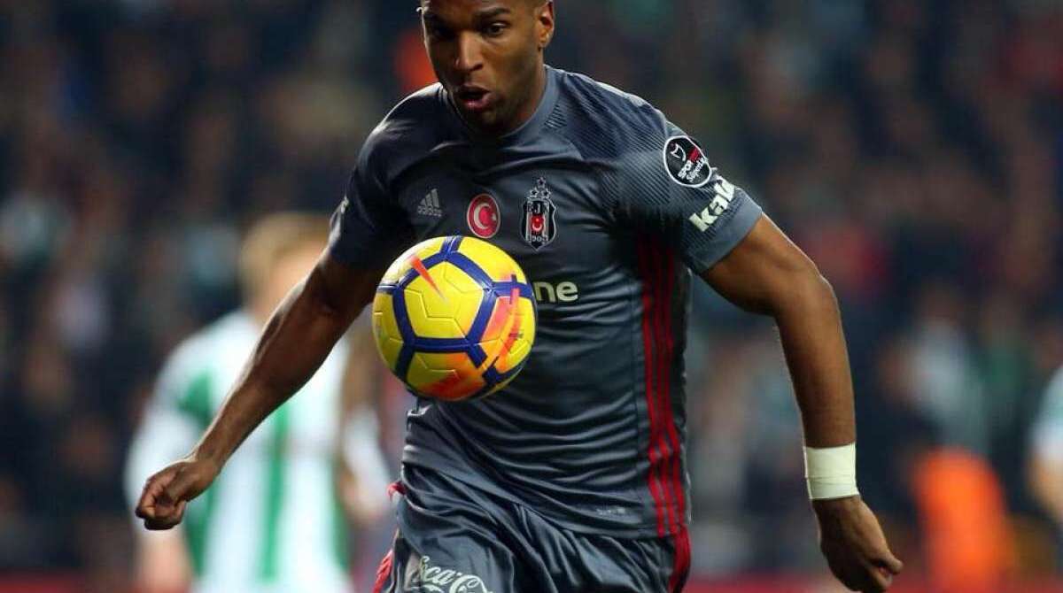 Ryan Babel, jogador do Besiktas: proposta envolveria R$ 31 milhões - divulgação