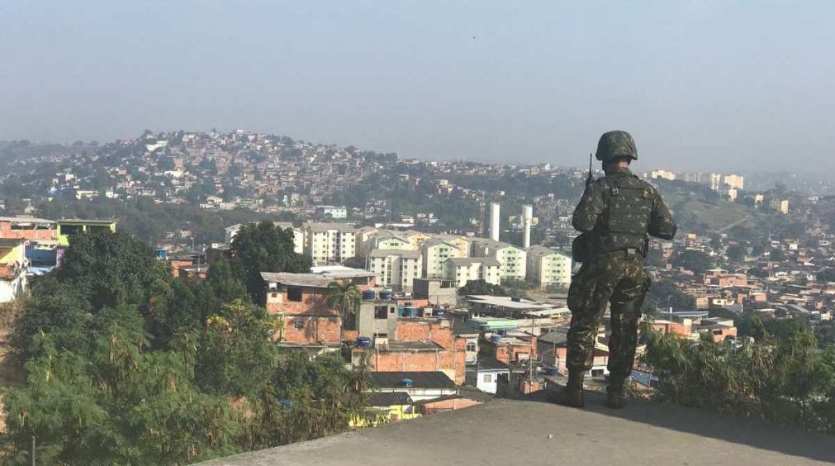 Opera&ccedil;&atilde;o no Complexo da Pedreira 
