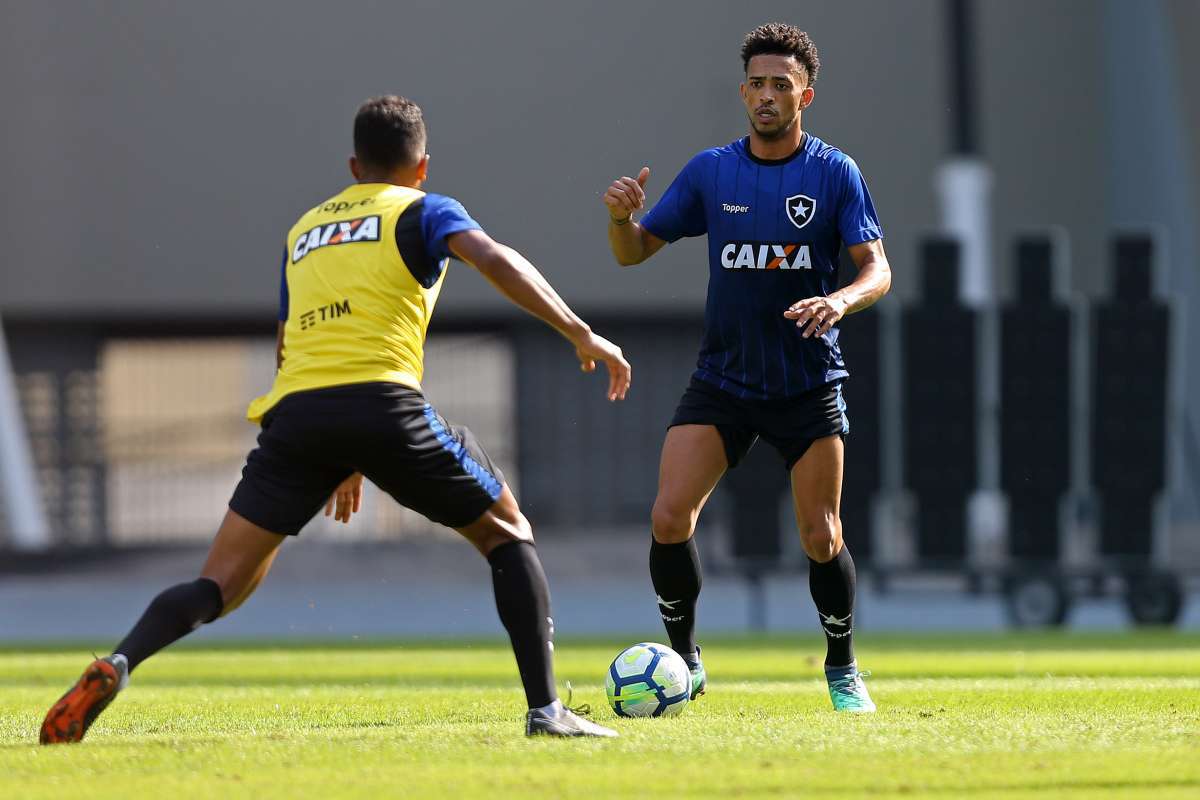 Luis Ricardo falou sobre problemas financeiros do Botafogo - VÍTOR SILVA / SS PRESS / BOTAFOGO