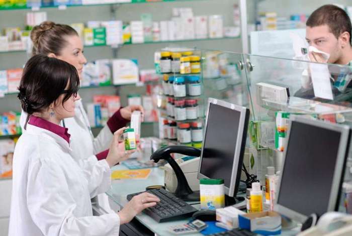 Prefeitura do Rio regulamenta realização de testes rápidos para covid-19 em farmácias e drogarias