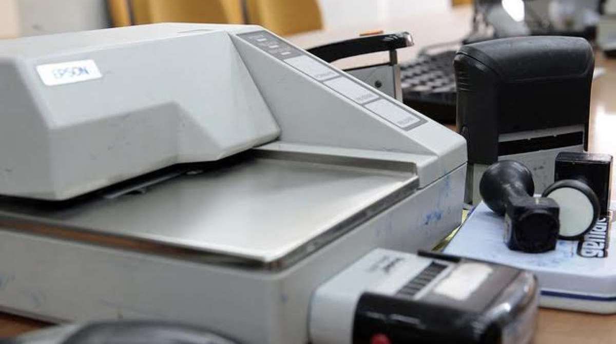 Segundo a regulamentação, toda pessoa maior de 18 anos habilitada à prática dos atos da vida civil poderá requerer a mudança do nome e do gênero - Reprodução