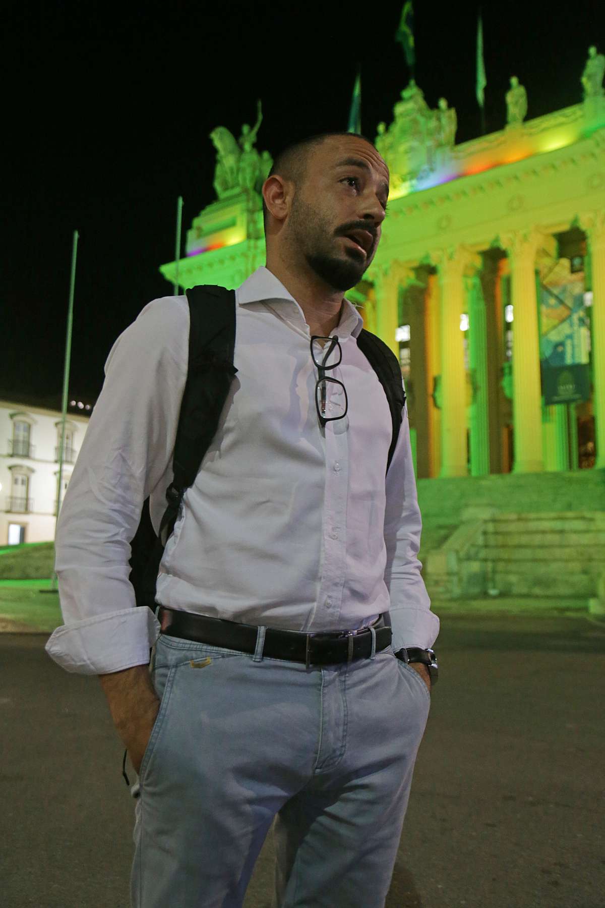 Povo fala, em frente a ALERJ, sobre a os parlamentares faltosos. Alguns Deputados Estaduais estão com gande número de faltas neste ano de 2018. Na foto o advogado Carlos Alexandre Chaves. Foto: Daniel Castelo Branco / Agência O Dia