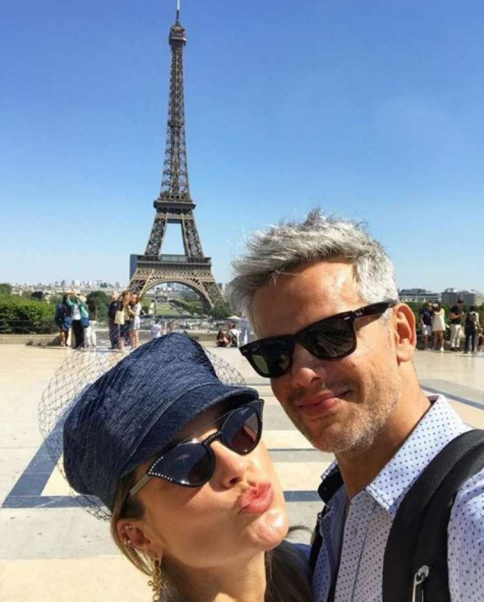 Otaviano Costa e Flávia Alessandra compartilham selfie fofa em Paris  - Reprodução Instagram 