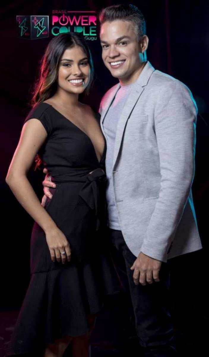 Final do Power Couple na Record - os vencedores Tati e Marcelo, e o casal terceiro colocado, Munik  Anderson