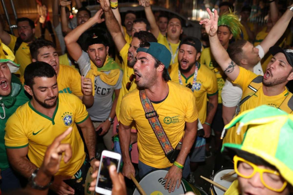 Brasileiros fazem festa em Samara