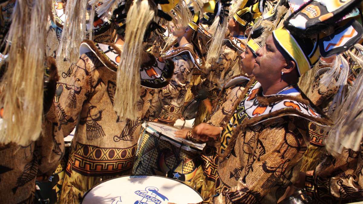 Milhares de pessoas cantaram e vibraram ao som da marujada do Boi Caprichoso no primeiro dia do Festival Folclórico de Parintins