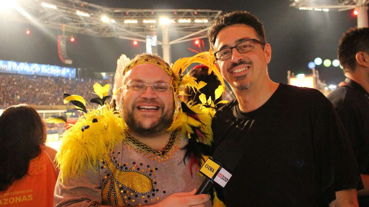 Milhares de pessoas cantaram e vibraram ao som da marujada do Boi Caprichoso no primeiro dia do Festival Folclórico de Parintins