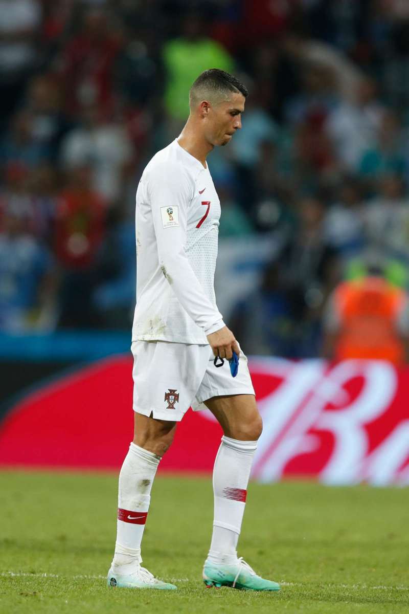 Argentina's forward Lionel Messi looks on during the Russia 2018 World Cup round of 16 football match between France and Argentina at the Kazan Arena in Kazan on June 30, 2018. / AFP PHOTO / Jewel SAMAD / RESTRICTED TO EDITORIAL USE - NO MOBILE PUSH ALERTS/DOWNLOADS