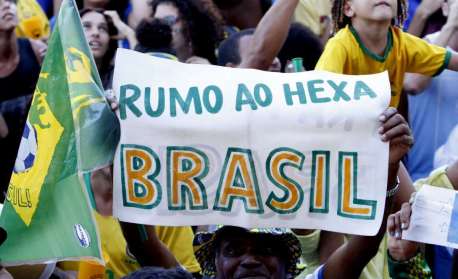 Tropeço da seleção na estreia prejudica os negócios