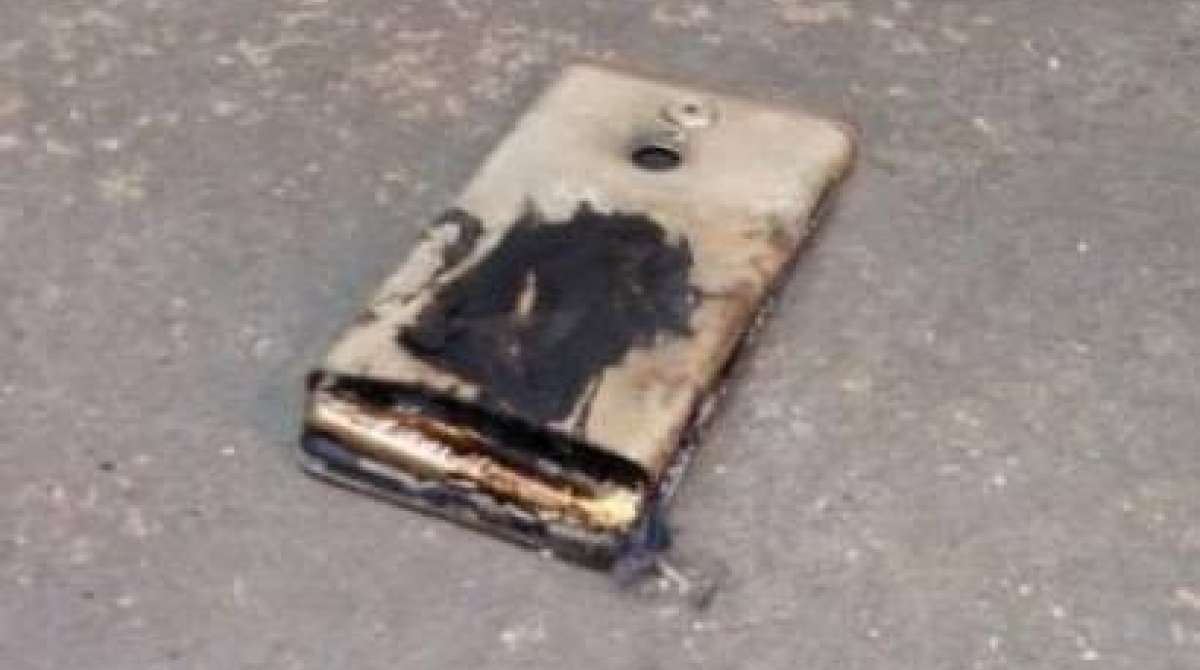 Santos jogou fora o celular após o acidente, o que impossibilitou uma análise das causas do defeito
