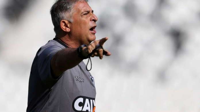 Marcos Paquet� estreia no Botafogo sem Yago, Mois�s e Jean