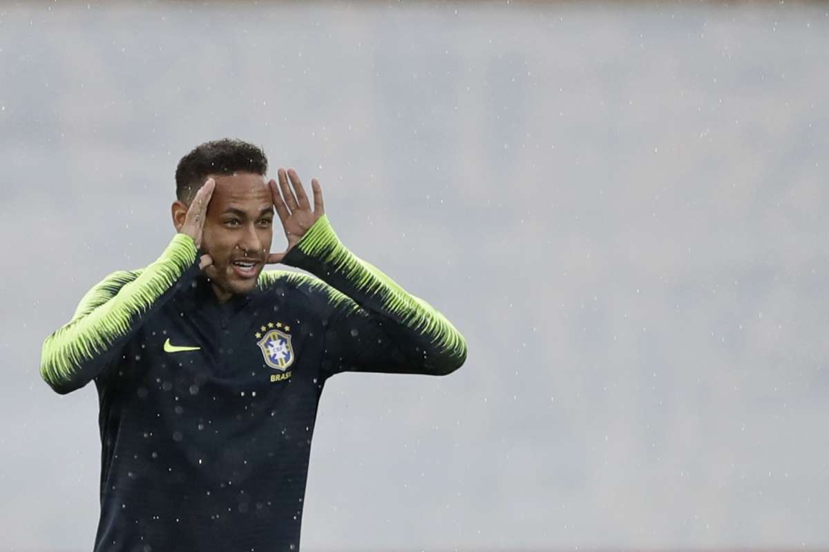 Neymar participa do treino da seleção brasileira em Kazan - ANDRÉ MOURÃO / MOWA PRESS