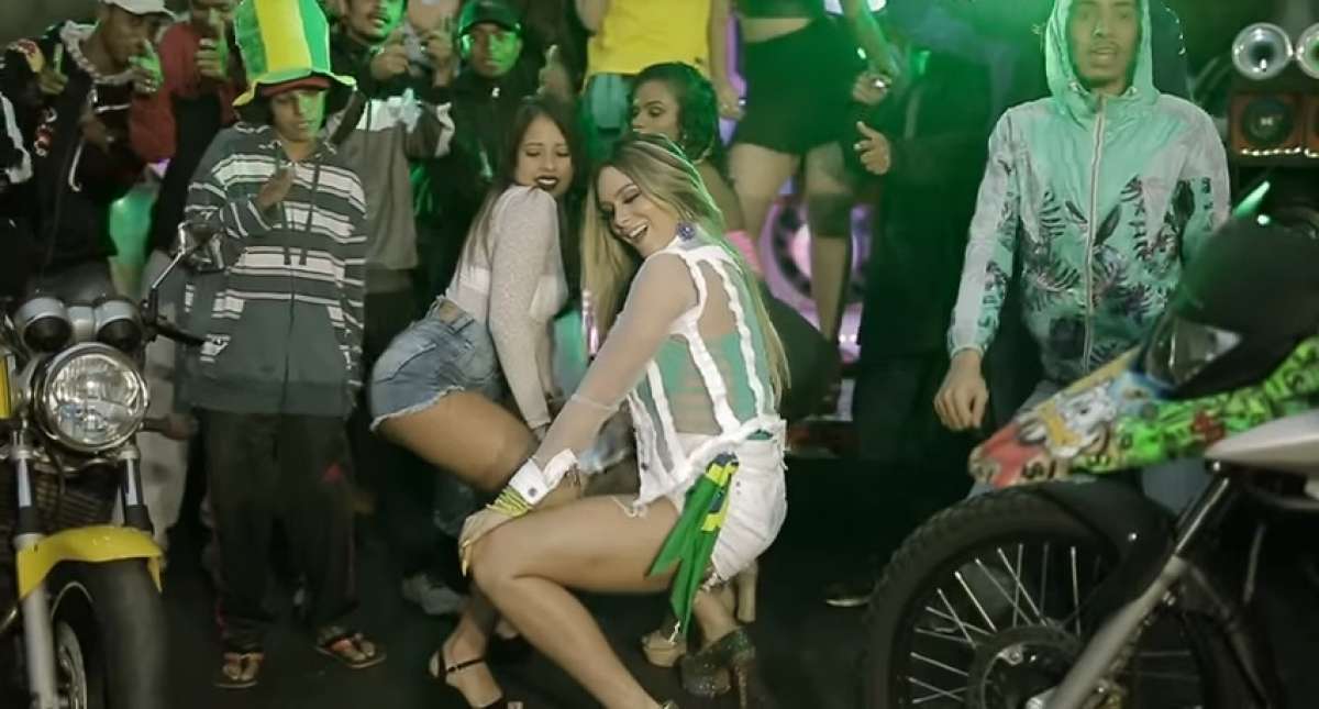 Dança é contigo mesmo, né Fernanda?