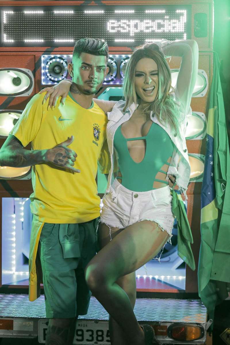 Dança é contigo mesmo, né Fernanda?