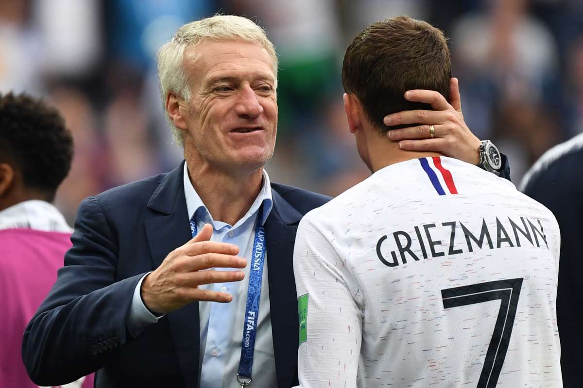 Didier Deschamps comemorou vitória sobre o Uruguai - AFP