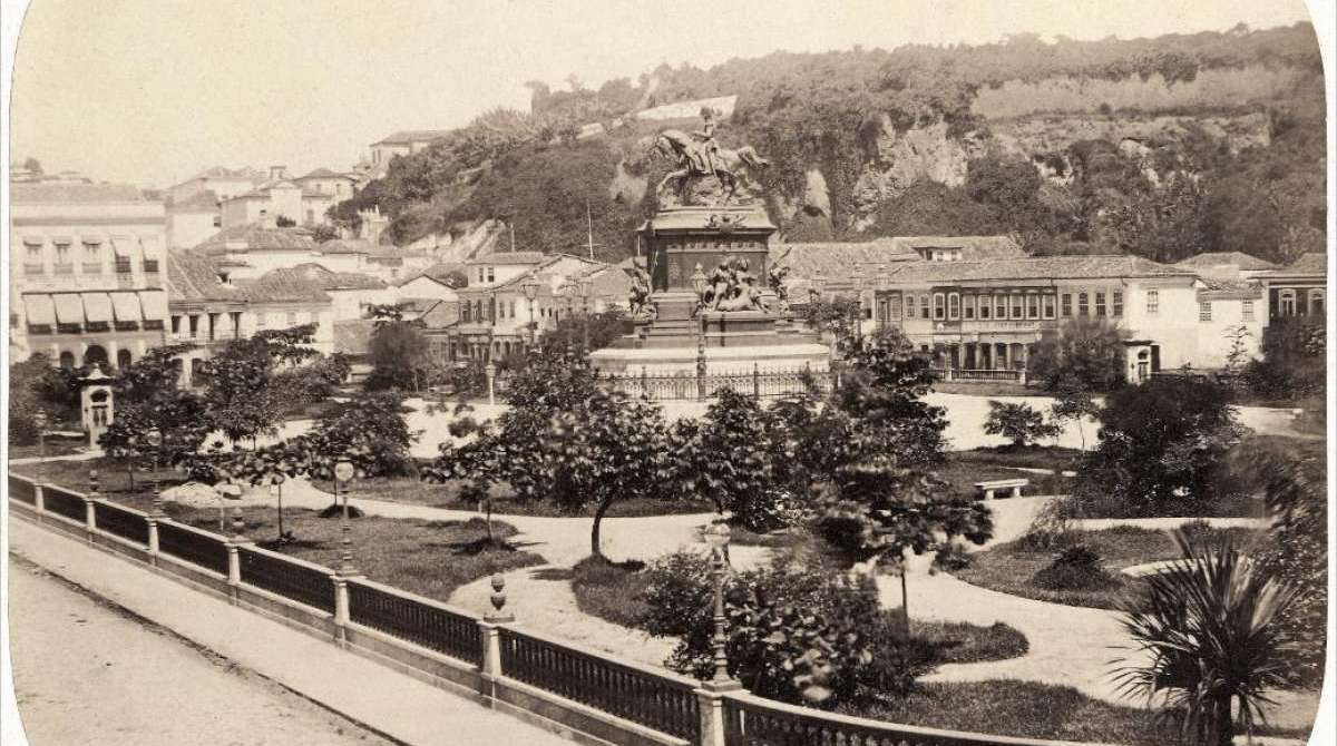 Pris&atilde;o de Amarildo, Pra&ccedil;a da Constitui&ccedil;&atilde;o