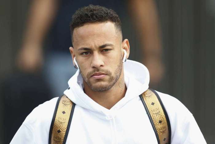 Neymar tem futuro indefinido