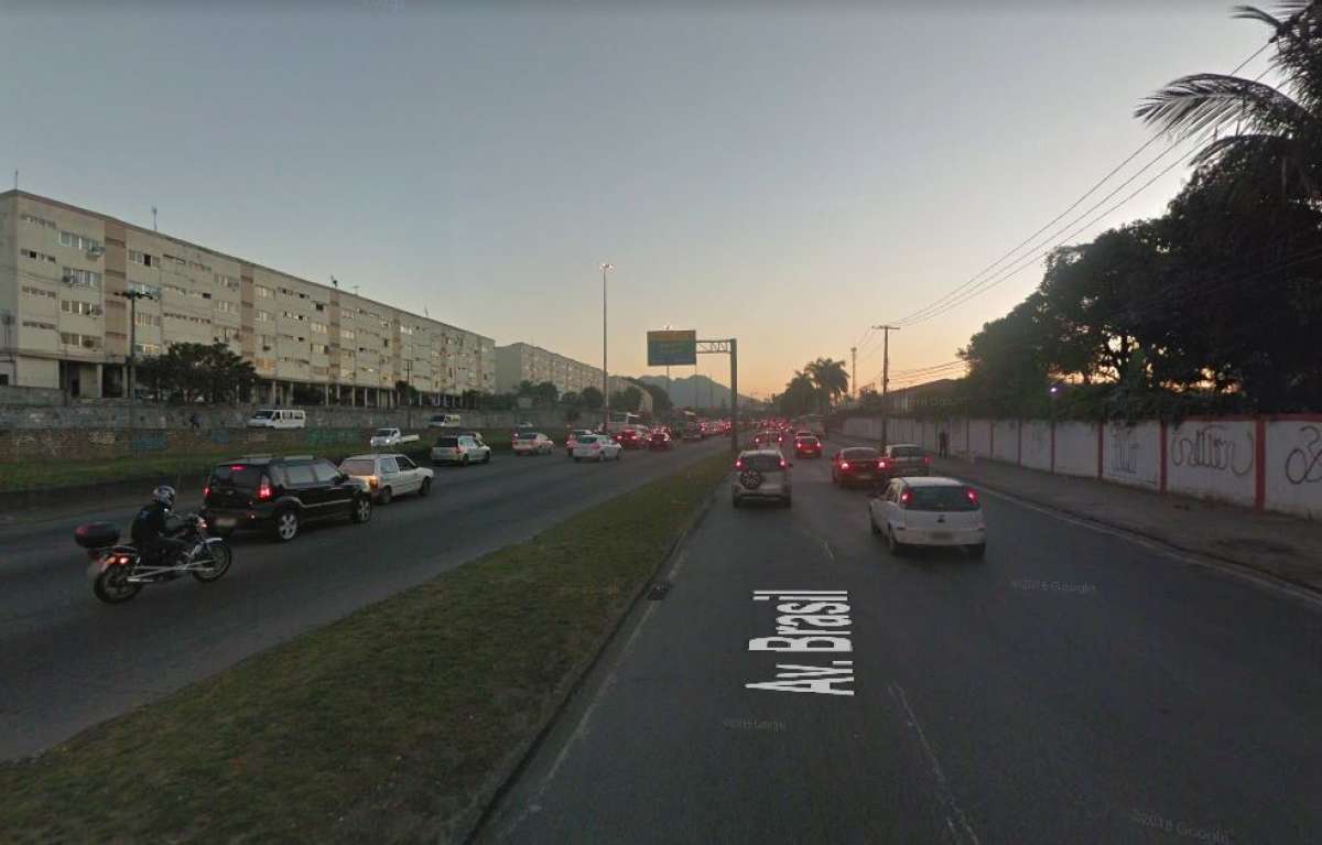 Homem foi morto a tiros em assalto na Avenida Brasil, em Irajá - Reprodução Google Maps