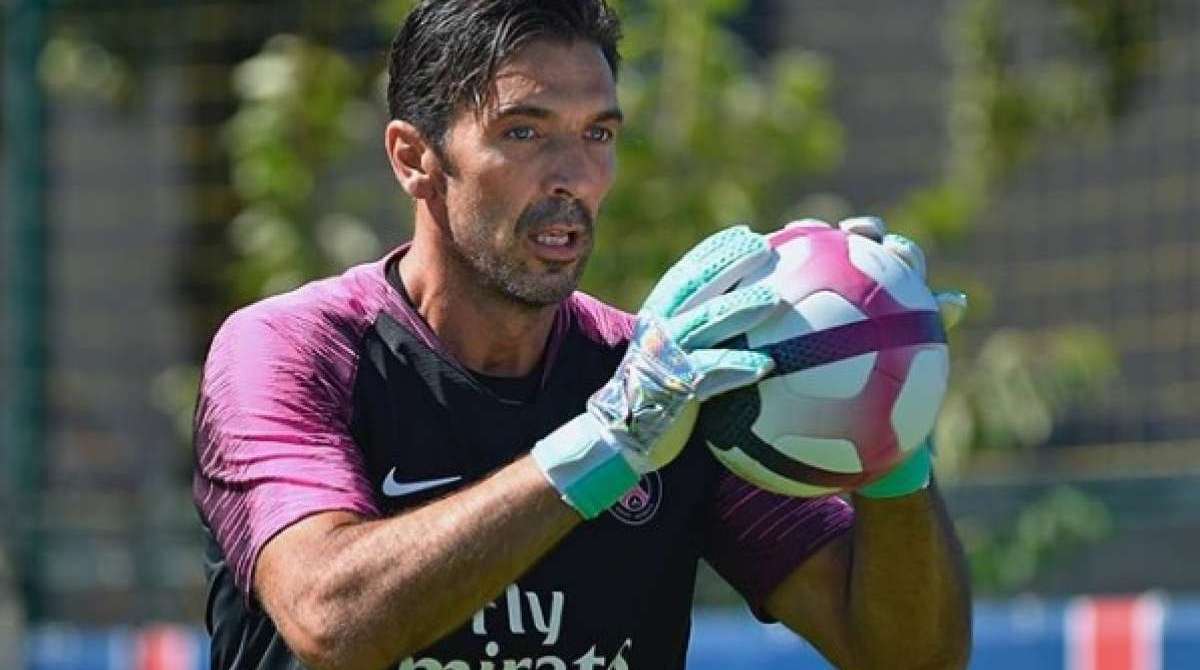 Buffon realizou treinos no PSG na manhã desta segunda - Reprodução Instagram
