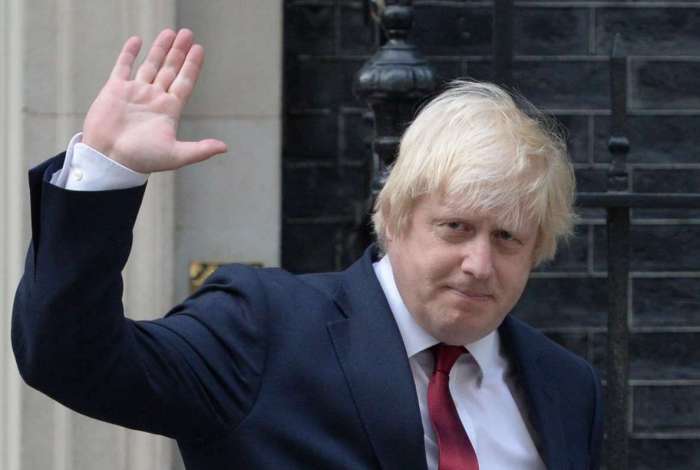 Primeiro-ministro do Reino Unido, Boris Johnson, foi internado devido ao coronavírus