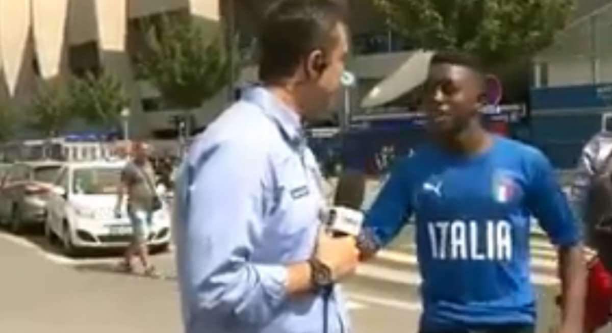 Torcedor ironiza Neymar ao lado de repórter - Reprodução Internet