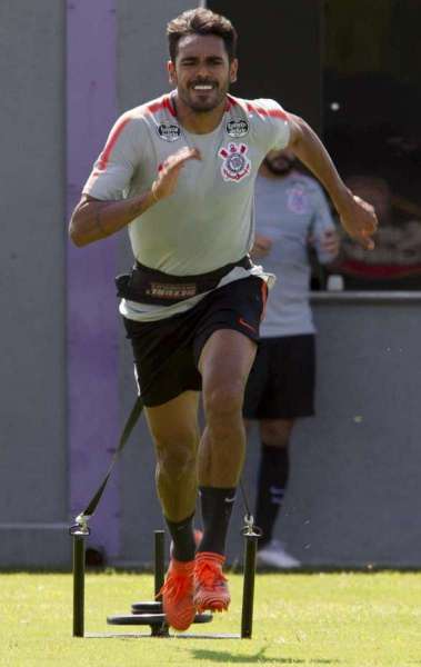 J&uacute;nior Dutra pode acertar com o Fluminense - Daniel Augusto Jr. / Ag. Corinthians