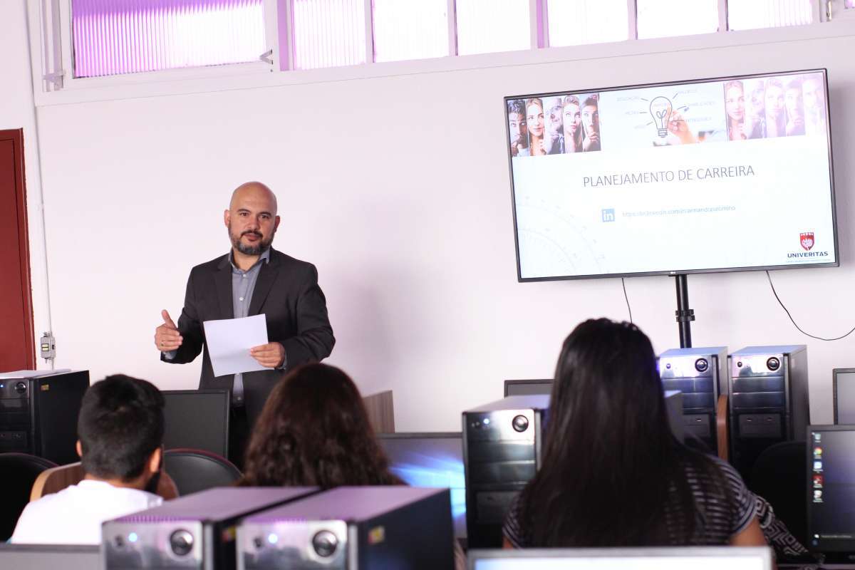 Univeritas e jornal O Dia firmam parceria para cursos gratuitos no mês de julho